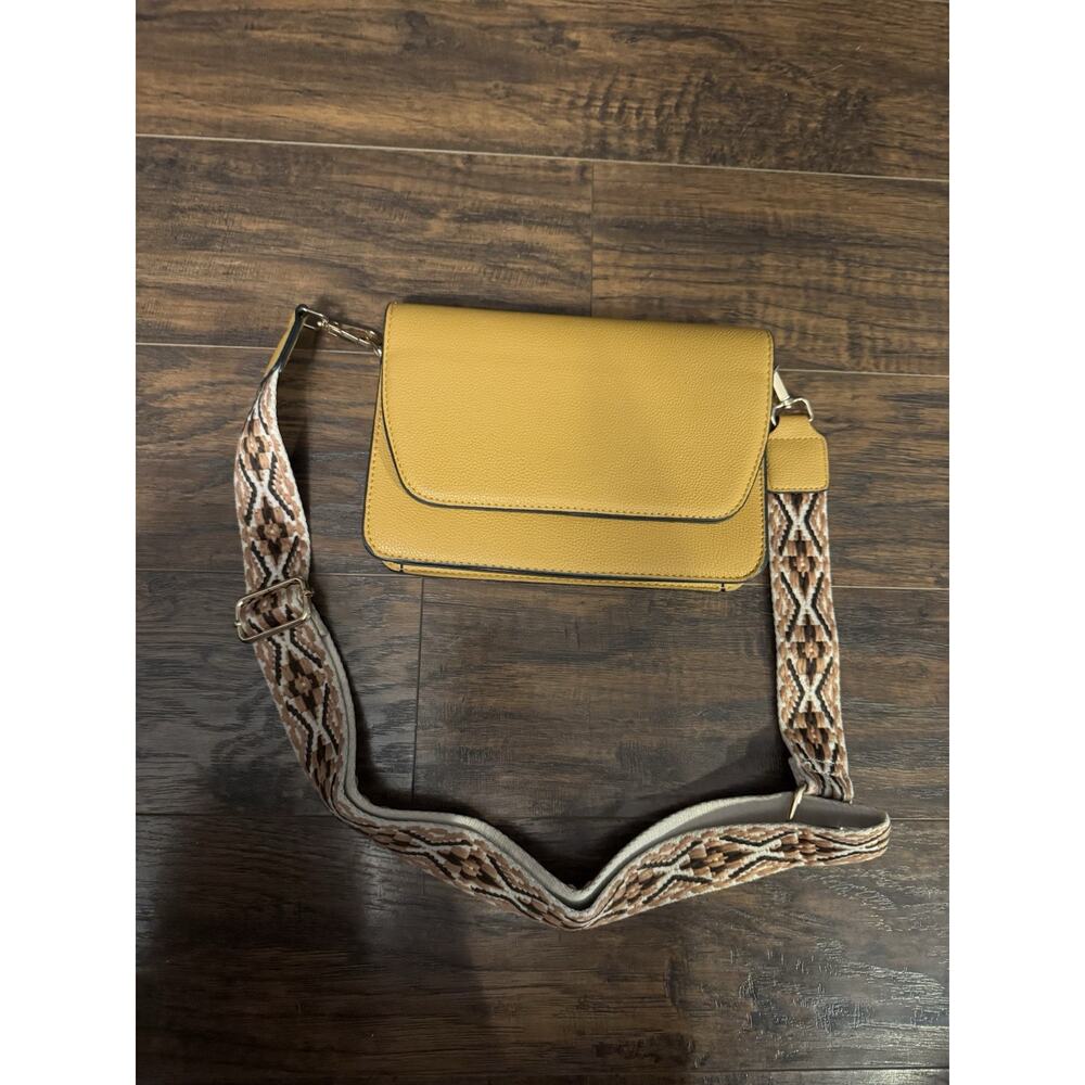 Jen & Co Mustard Yellow Vegan Leather Cross Body Purse Boho Style Strap